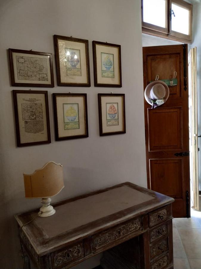 הוילה Lari Borgo Antico מראה חיצוני תמונה