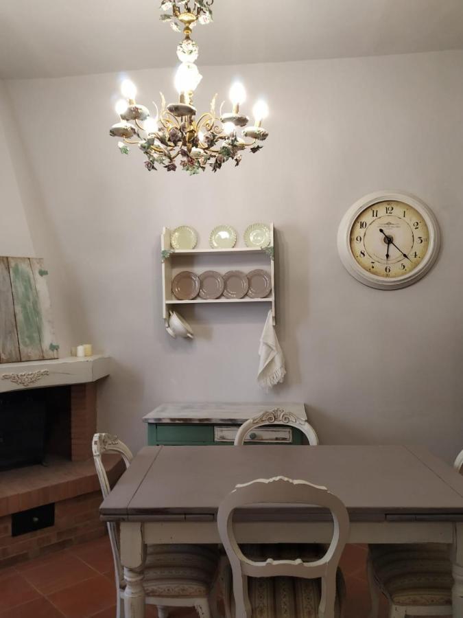 הוילה Lari Borgo Antico מראה חיצוני תמונה